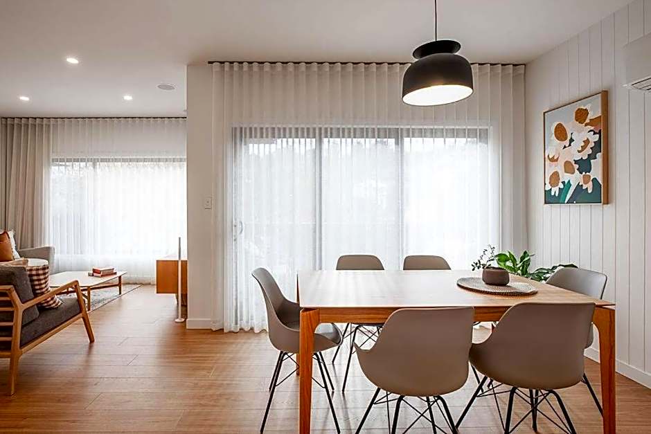 Convenient luxury home, minutes to CBD + hospital