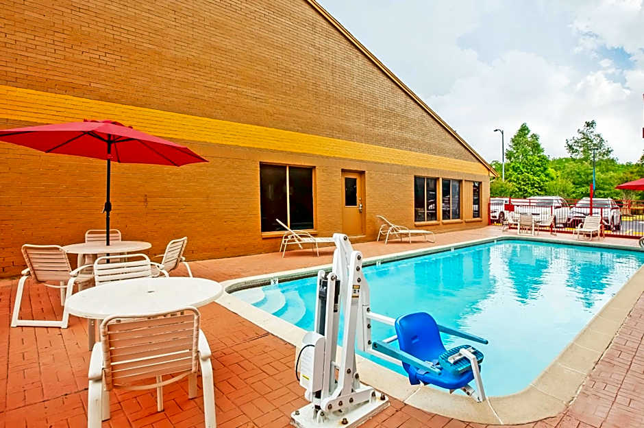 Howard Johnson by Wyndham Houston Hobby Airport