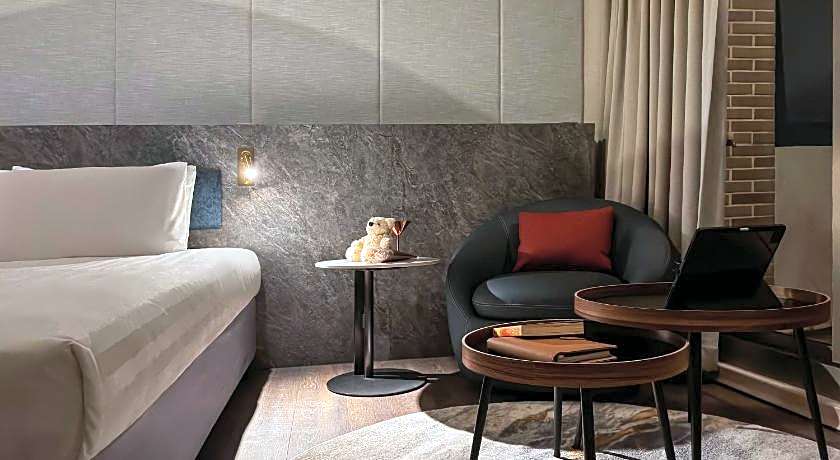 Metro Hotel