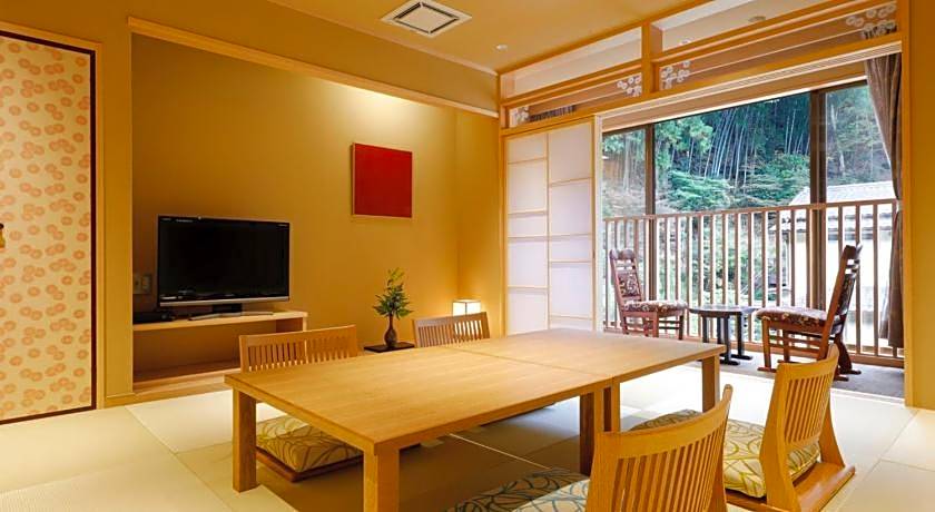 Yuraku Kinosaki Spa and Gardens Ryokan