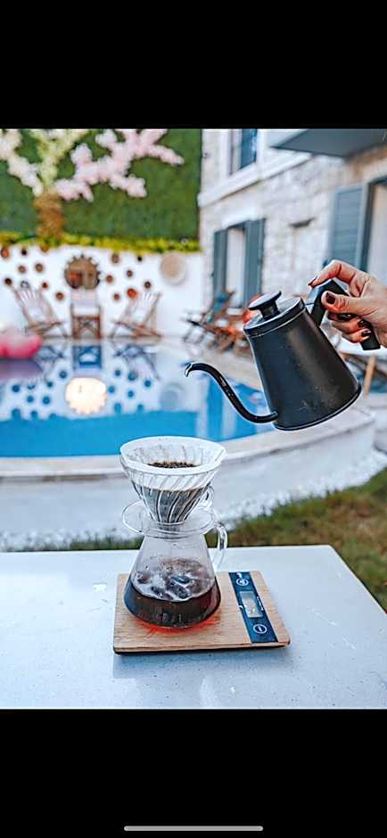 The Comelly Alaçatı