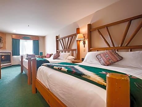 Standard Queen Room with Two Queen Beds