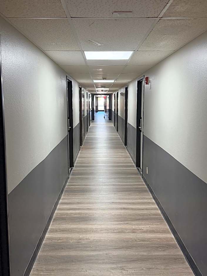 Super 8 by Wyndham Macomb