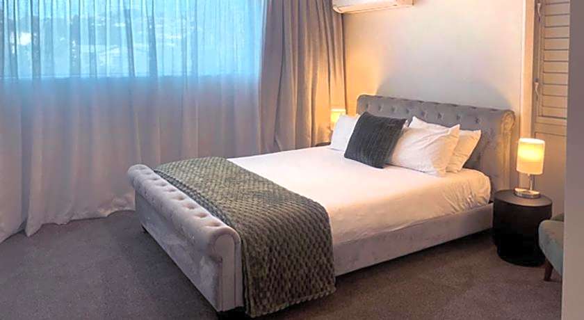 Navigate Seaside Hotel