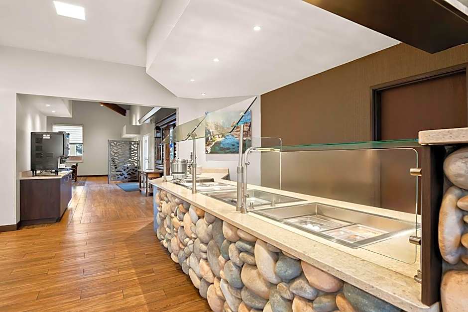 Best Western Sawtooth Inn And Suites