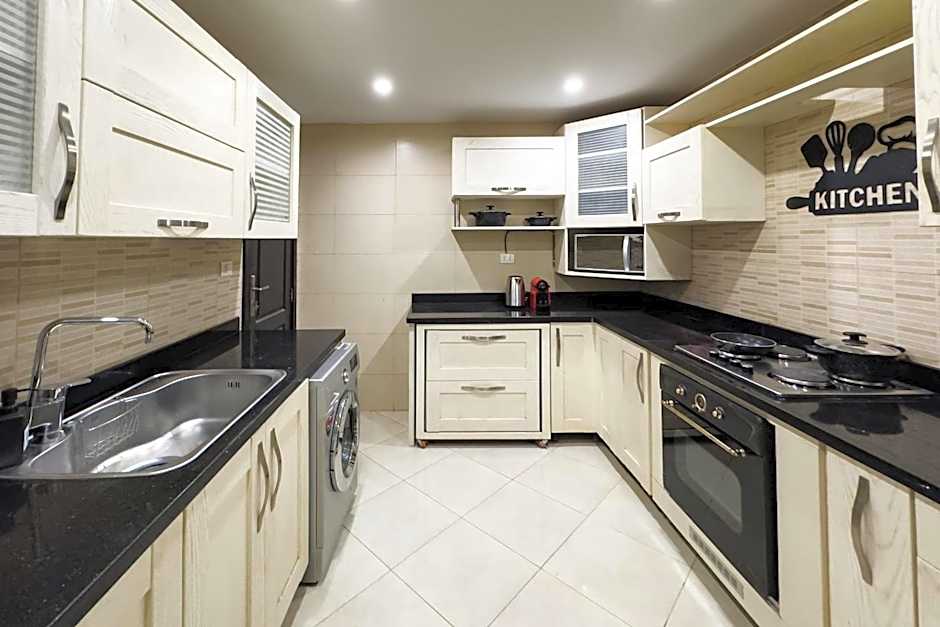 Flattering 2BDR - 5 min to Airport