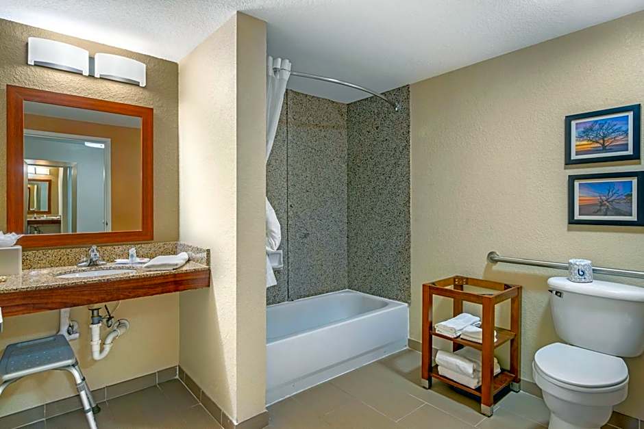 Comfort Suites Brunswick