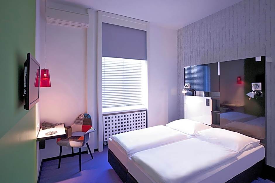 Hotel Cristall - Frankfurt City