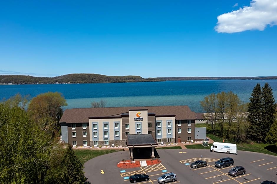 Comfort Inn & Suites Munising - Lakefront