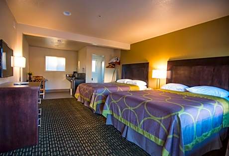 Queen Room with Two Queen Beds - Non-Smoking