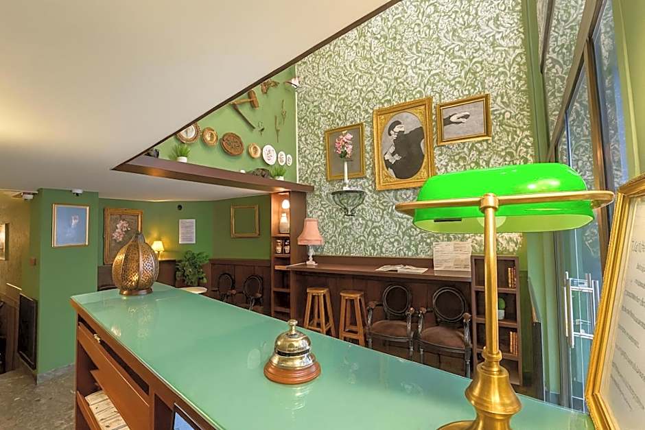 Walled off Hotel Paris