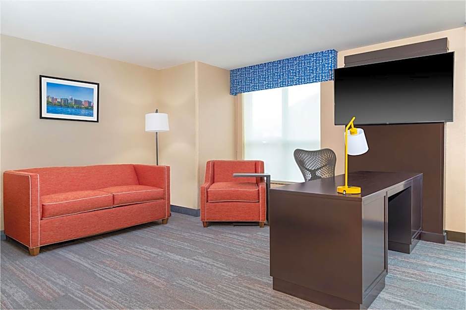 Hampton Inn By Hilton & Suites Madison Downtown