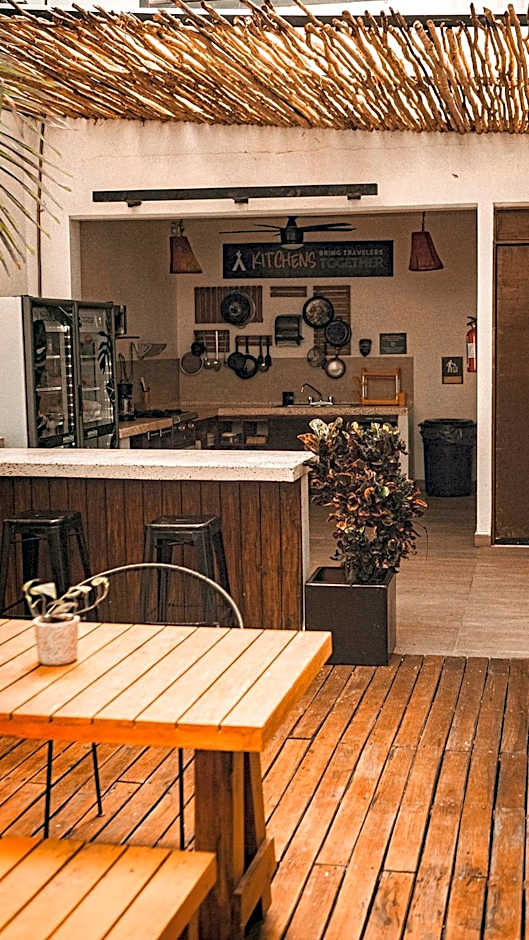 Nomads Hotel, Hostel & Rooftop Pool Cancun