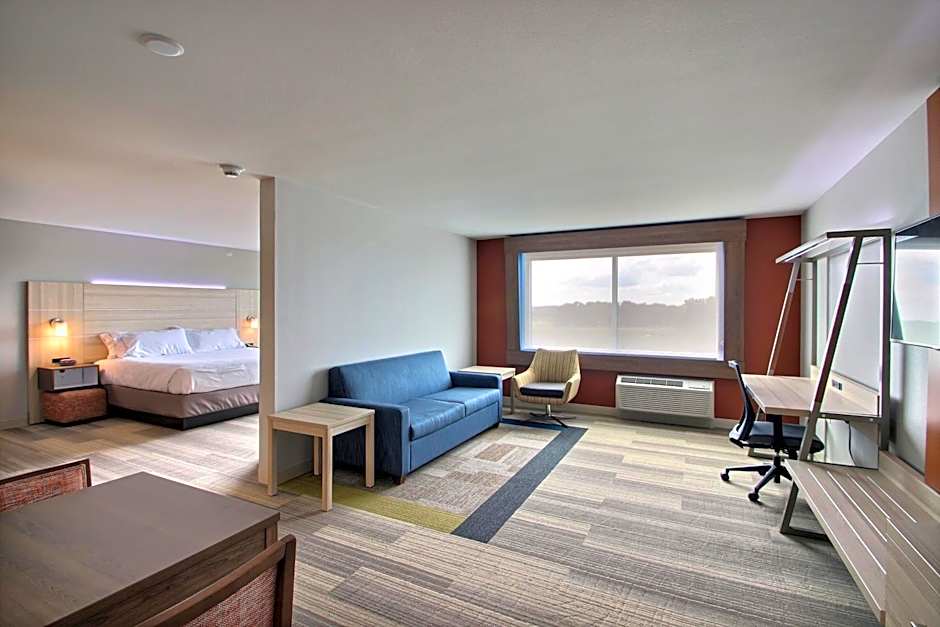 Holiday Inn Express & Suites Fond Du Lac By IHG