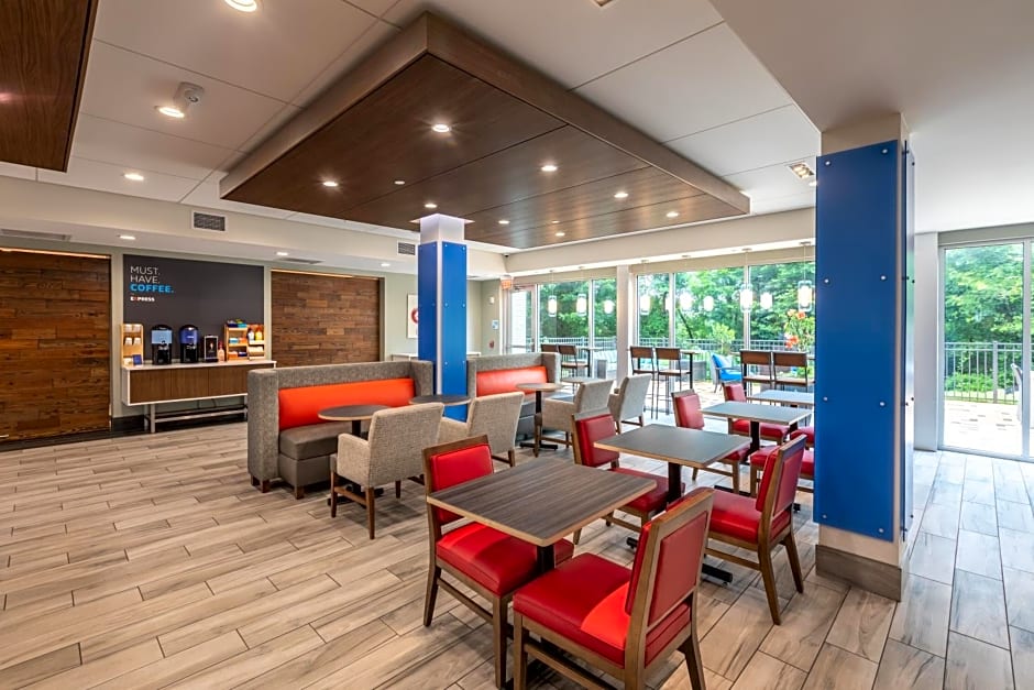 Holiday Inn Express & Suites Greenville S - Piedmont