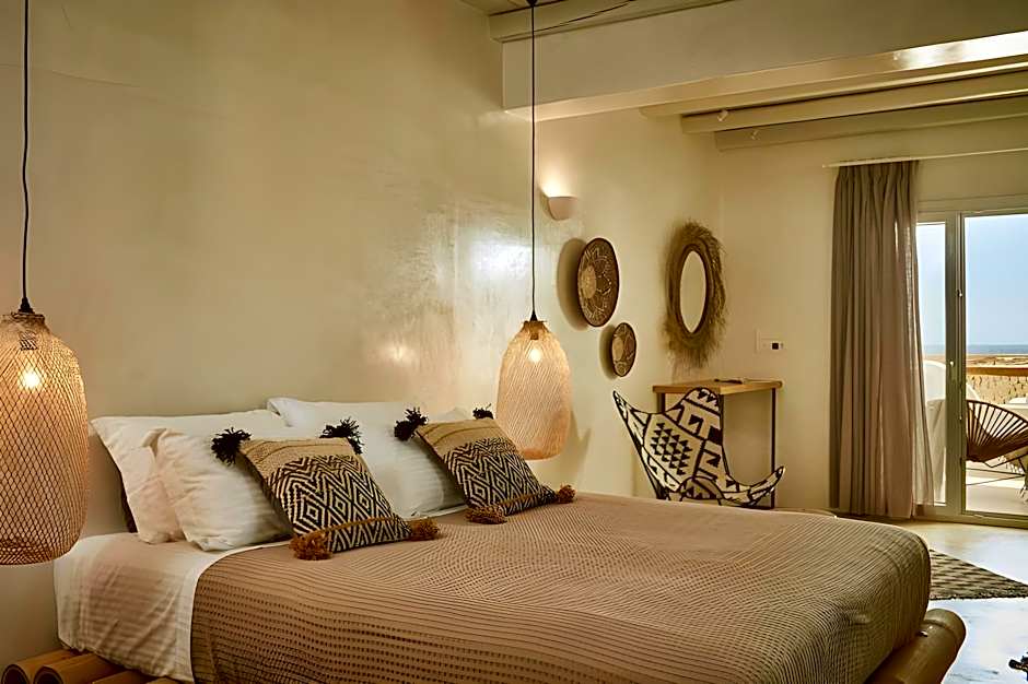 Photo 1 of 12 of Deluxe Suite, Hot Tub, Sea View