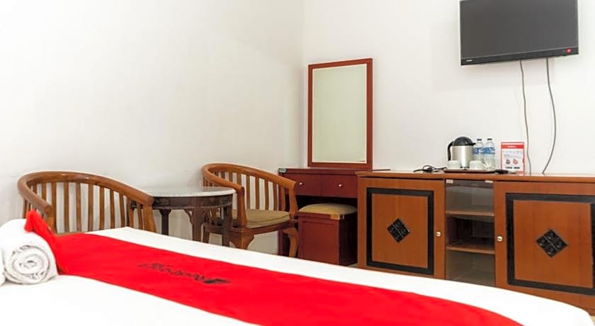 RedDoorz Plus Syariah near Java Supermall Semarang 2