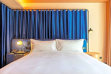 King Accessible Room