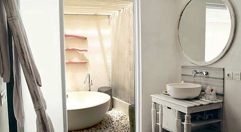 Harris Hotel & Residences Sunset Road