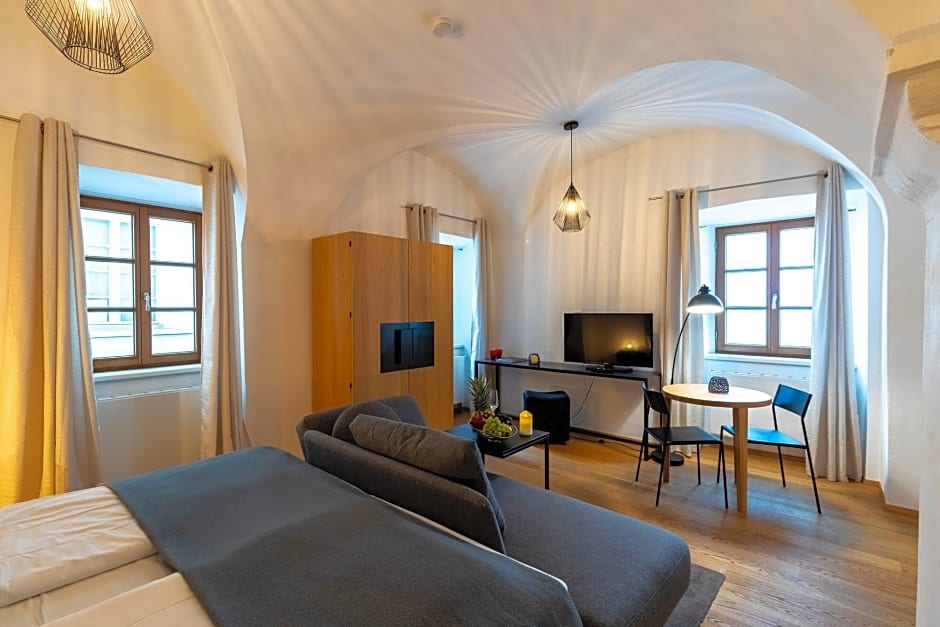 BARONHAUS Aparthotel & Suites