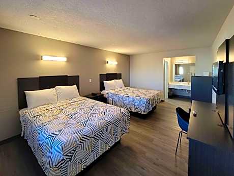 Queen Room with Two Queen Beds - Non-Smoking