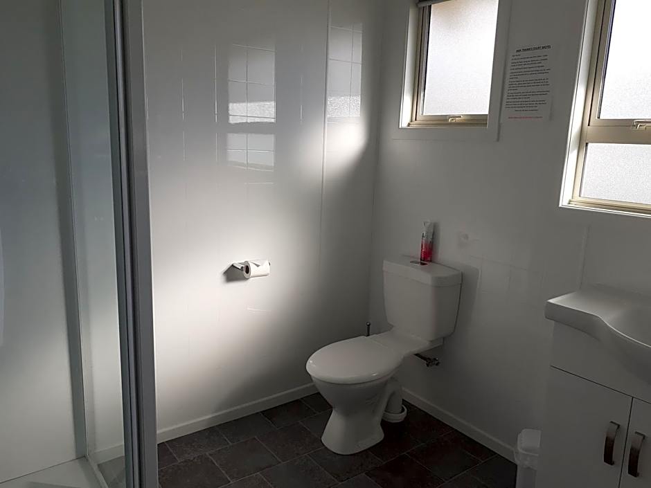 AAA Thames Court Motel