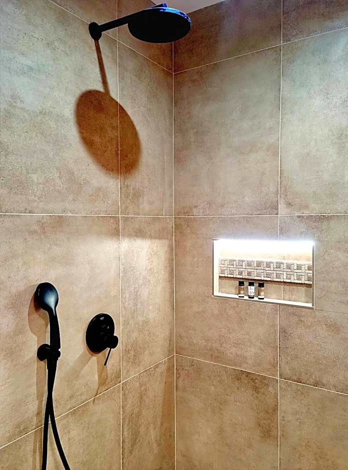 Golden City Center Suites