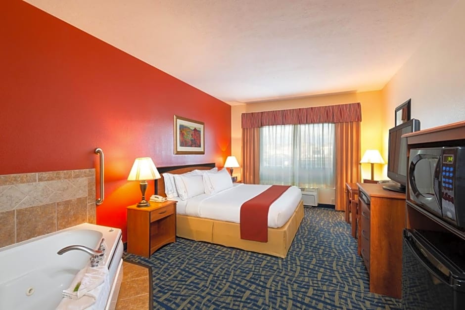Holiday Inn Express Hotel & Suites Alamosa