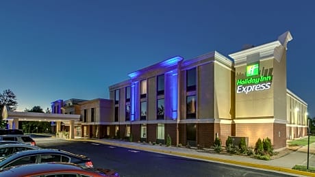 Holiday Inn Express Hotel & Suites Midlothian Turnpike By IHG