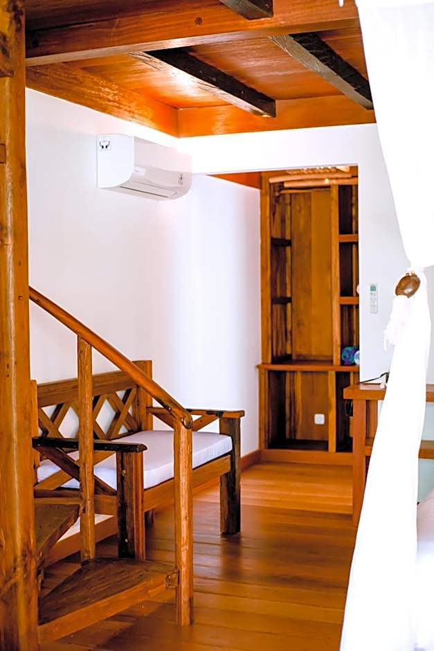 Island View Bar & Bungalow