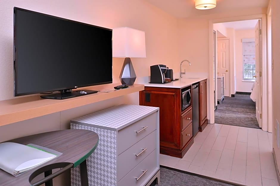 Holiday Inn & Suites Raleigh Cary, an IHG Hotel
