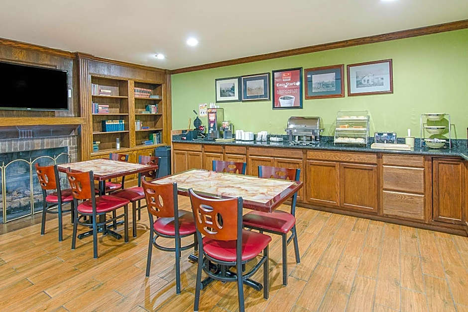 Econo Lodge Inn & Suites Norton - Wise South