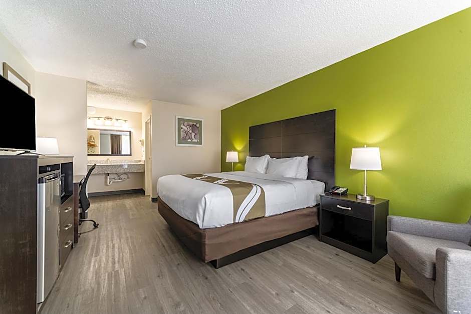 Quality Inn & Suites Vandalia near I-70 and Hwy 51