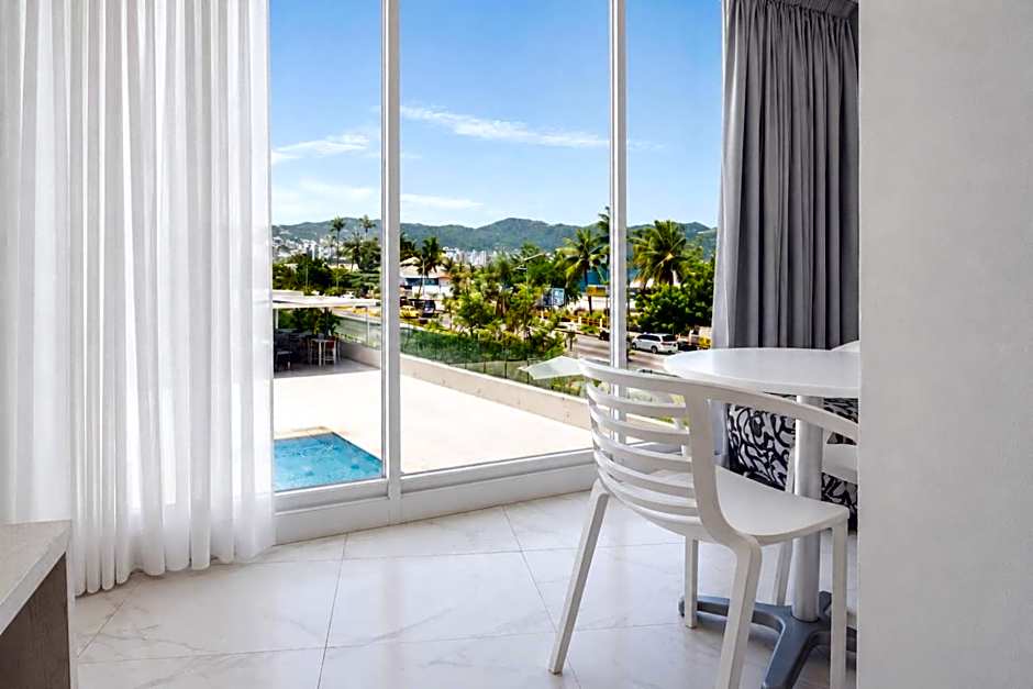 We Hotel Acapulco