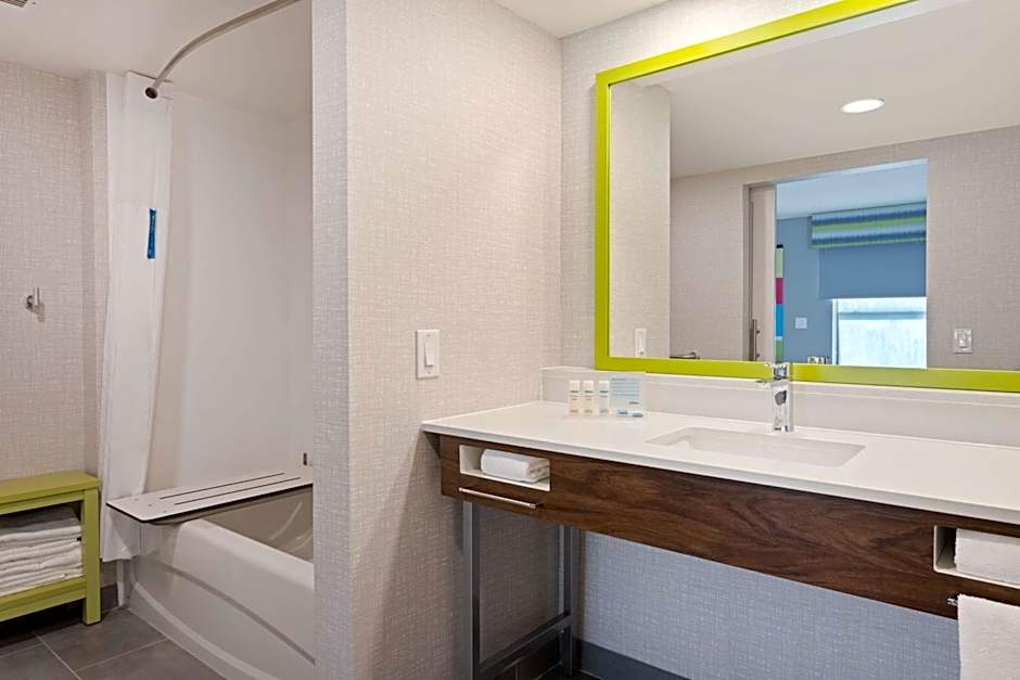 Hampton Inn By Hilton & Suites Fort Myers Beach/Sanibel Gateway