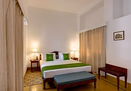 Awadh Room for Day Use 6-8hrs only, No check-in after 8 pm