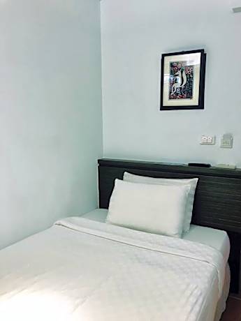 Standard Single Room with Window