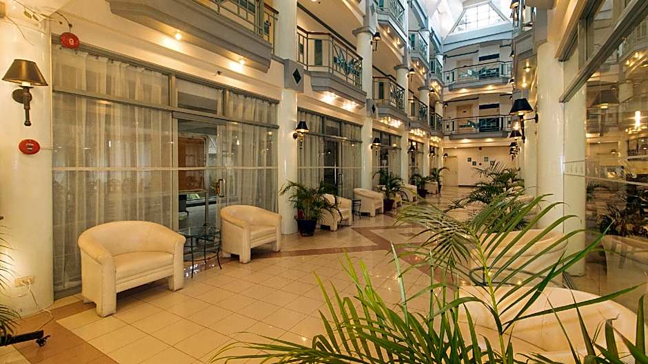 Royal Am Rei Hotel by RedDoorz