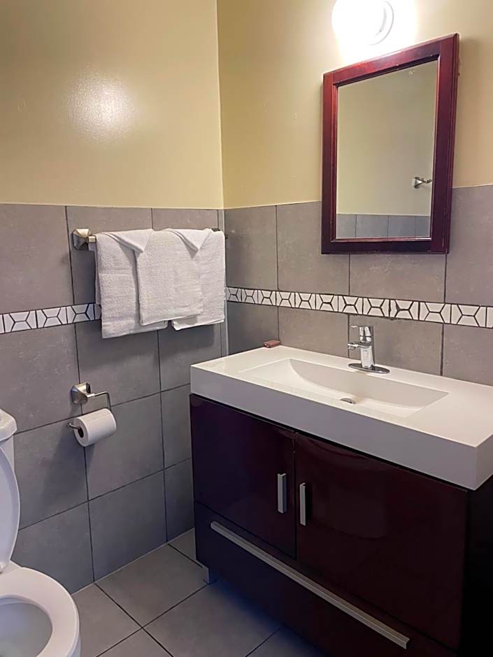 Scottish Inn Near the Falls and Casino