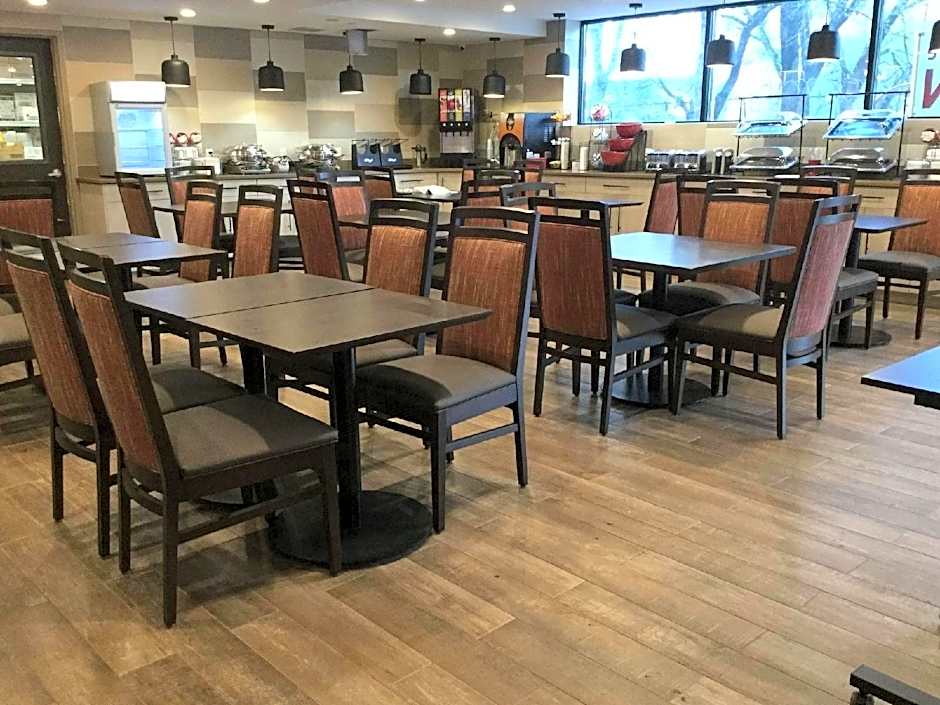 Ramada by Wyndham Bronx Terminal
