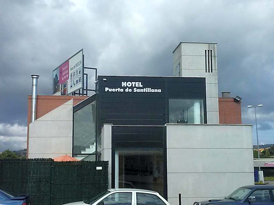 Puerta de Santillana