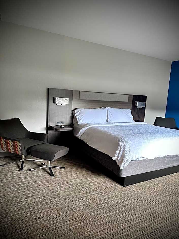 Holiday Inn Express Hotel & Suites Hinesville By IHG