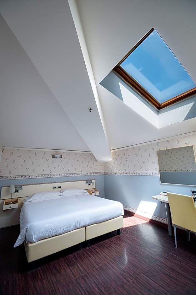 Photo 1 of 25 of Double Room