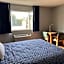 Days Inn & Suites by Wyndham Williamsburg IA North