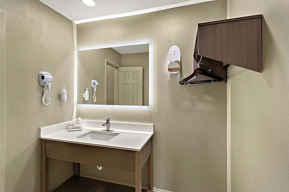 Red Roof Inn Redding