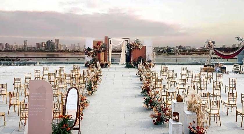 Holiday Inn Wuhan Riverside By IHG