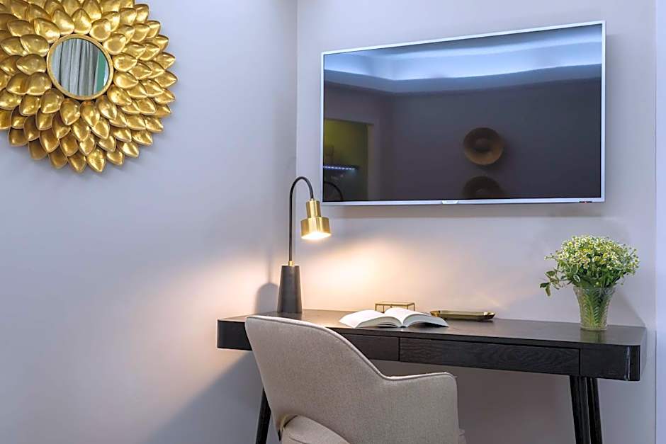 Hotel Camille Paris, Tapestry Collection by Hilton