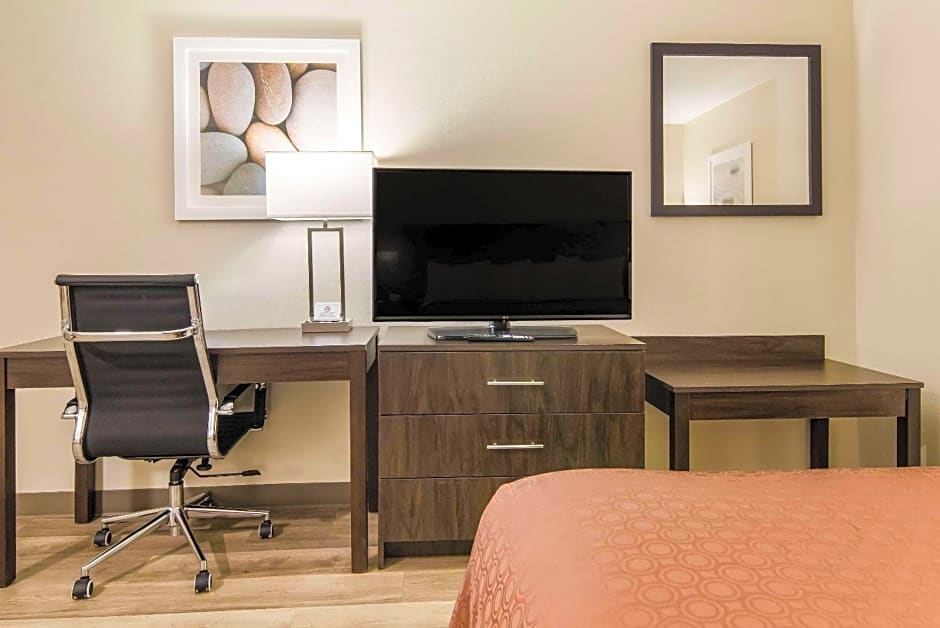Quality Inn & Suites Dallas-Cityplace