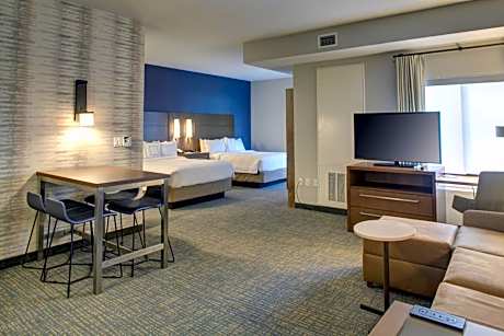 1 Bedroom Suite, 2 Queen, Sofa bed
