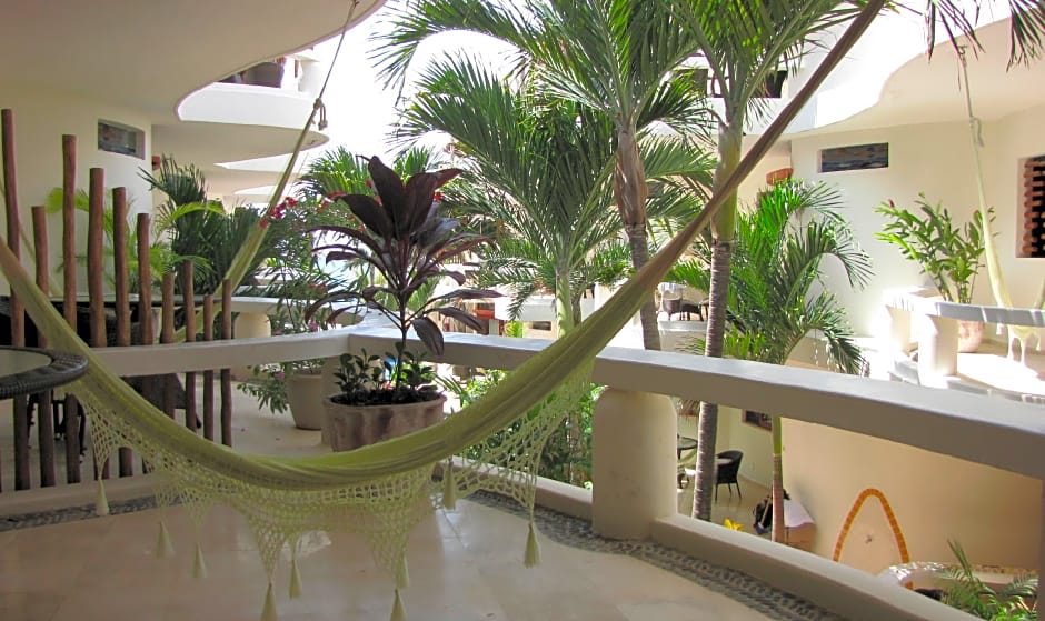 Playa Palms Beach Hotel